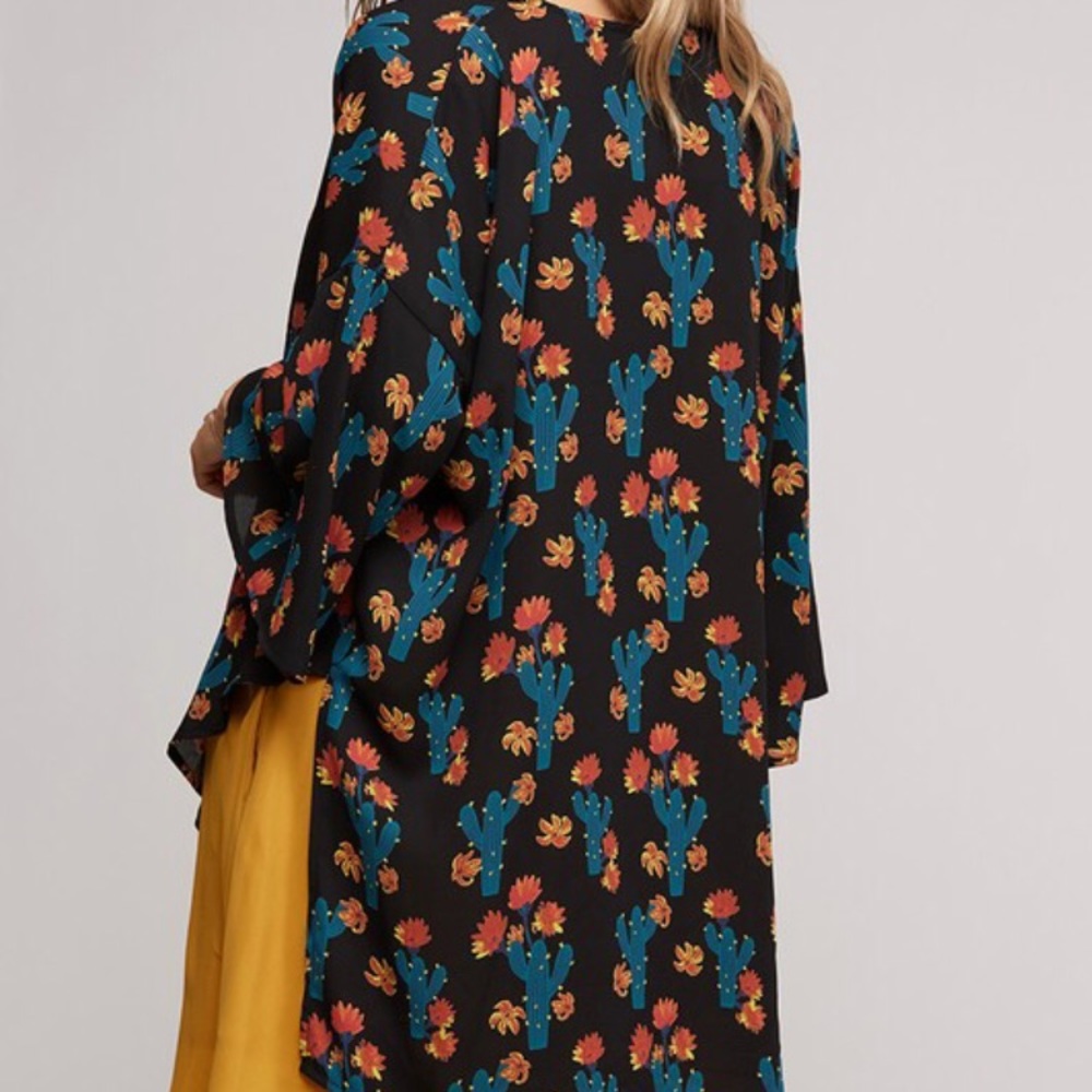 LARGE (runs big) Cactus kimono - Picture 7 of 7